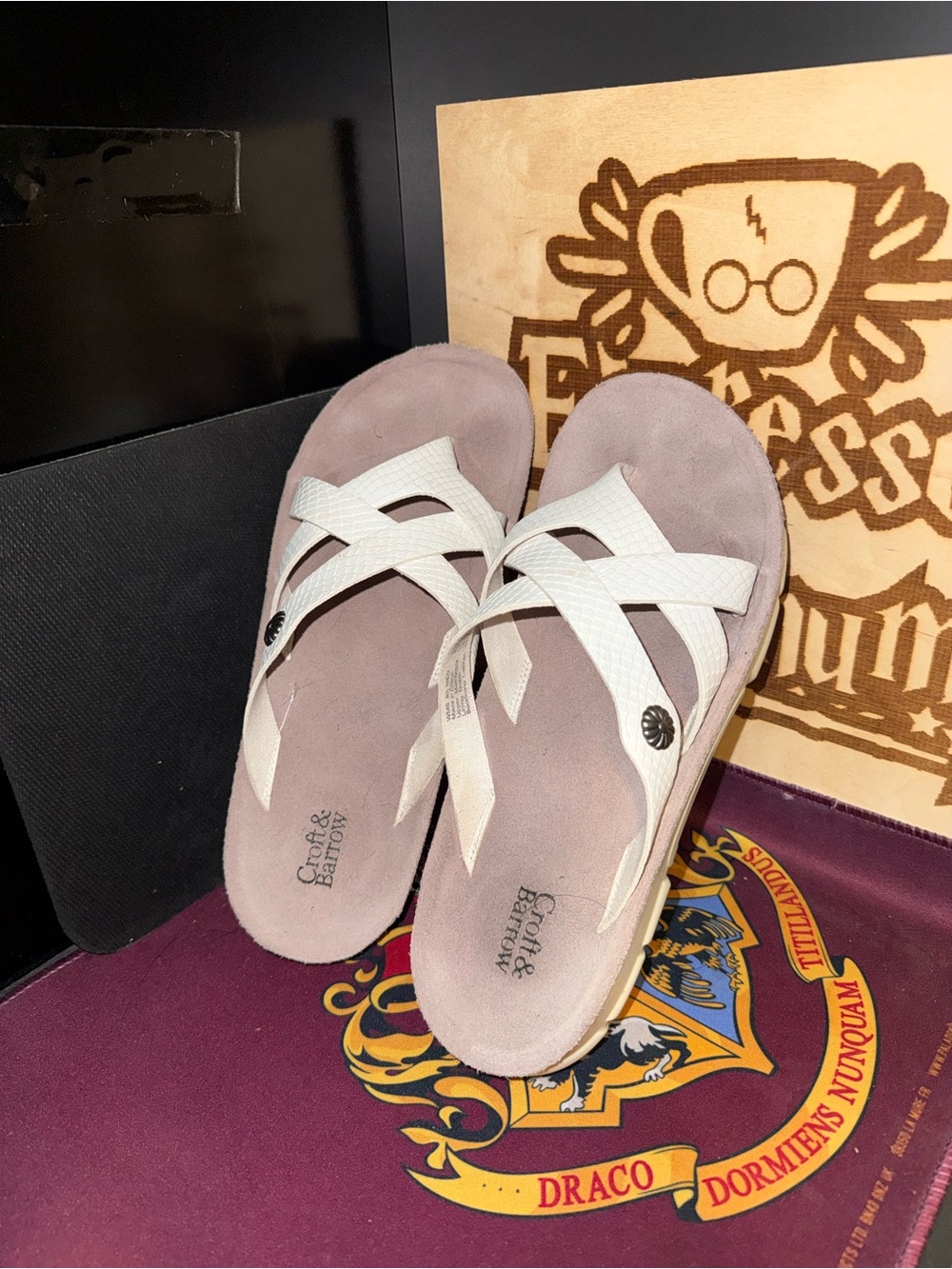 Croft & Barrow White Crisscross Strap Sandals